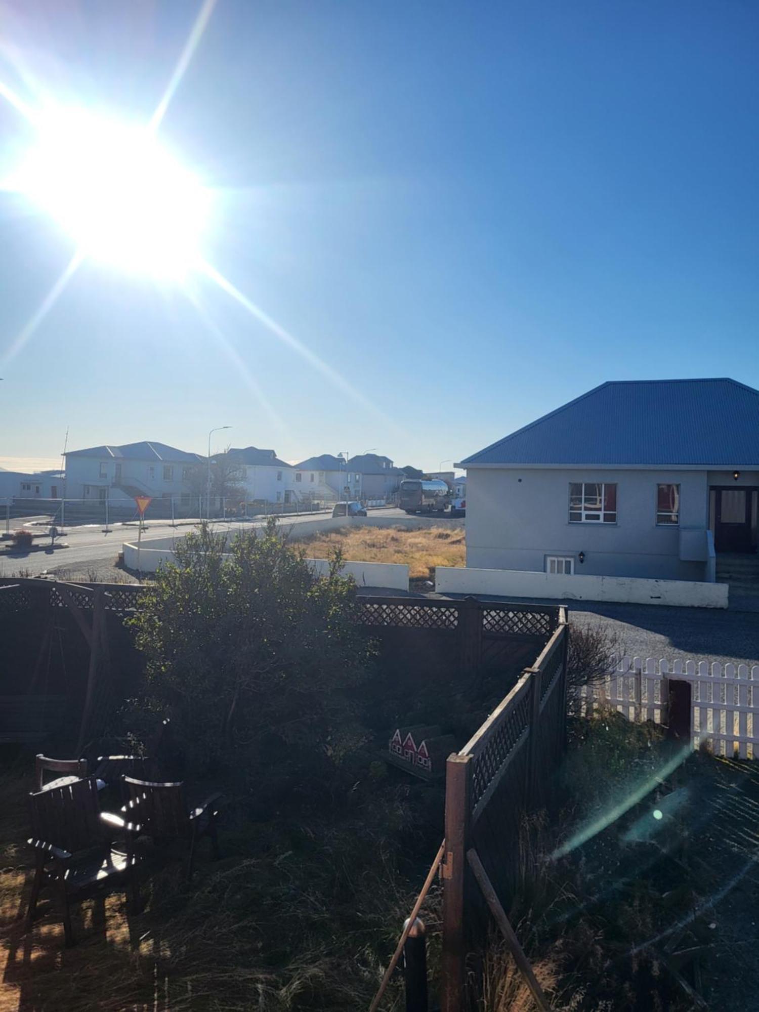 Grindavik Guesthouse Self Check In & Out Exterior foto
